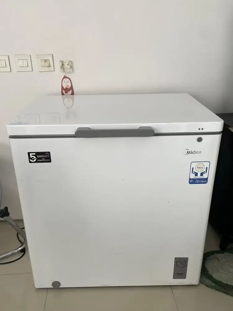 FREEZER MIDEA 200L HS-259CNK. GRATIS KULKAS, MAU PINDAHAN