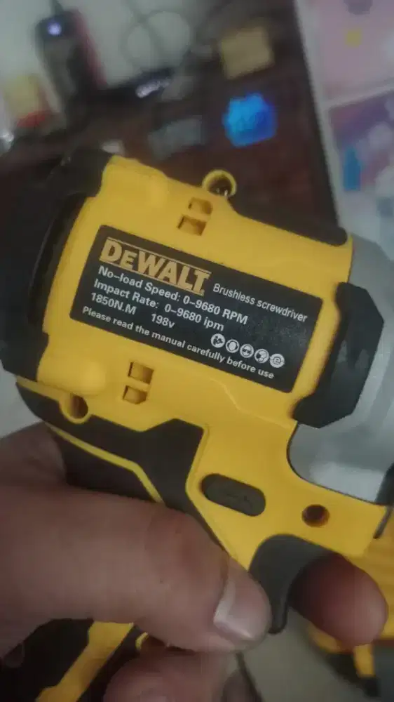 Jual impact dewalt 1850nm 
Kuat torsi besar