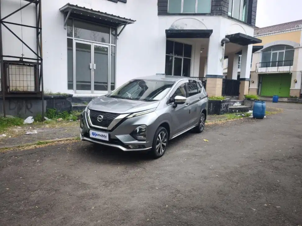 Pajak Panjang - NISSAN Livina 1.5 VL Bensin A/T 2019 ABU-ABU
