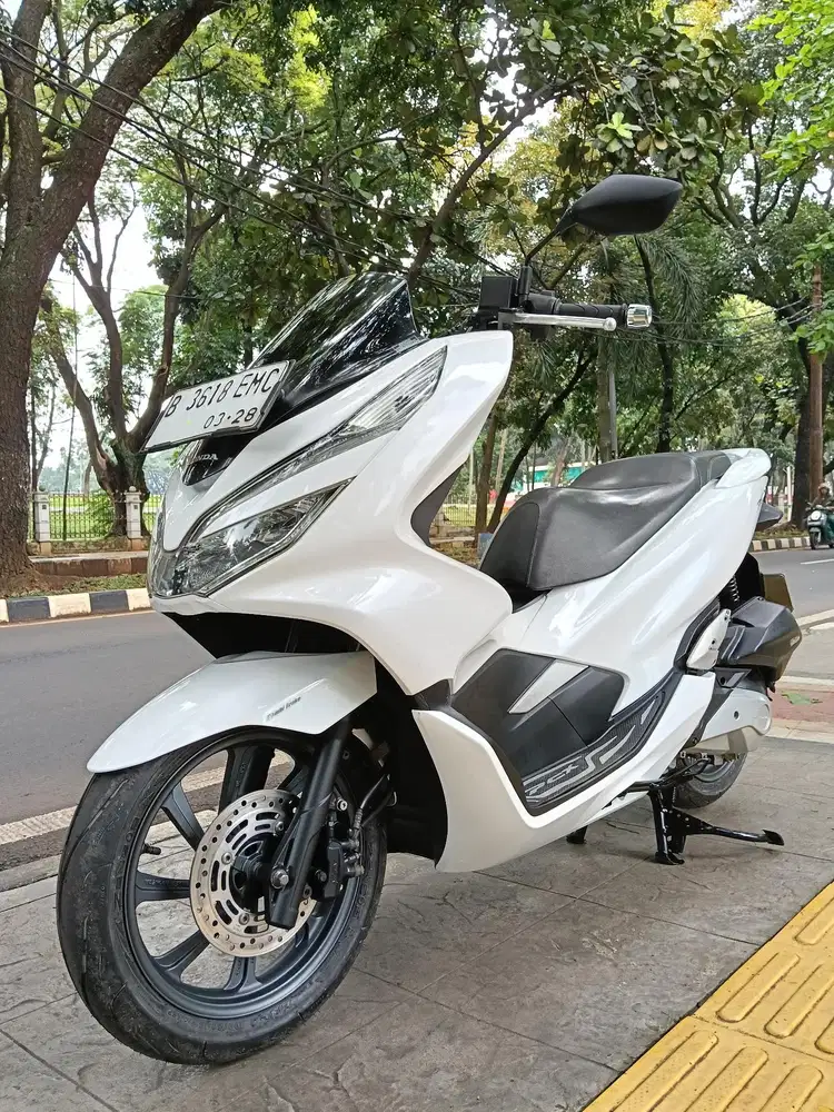 DIJUAL CASH HONDA PCX 150 CBS ISS THN 2018 PAJAK IDUP SIAP PAKAI