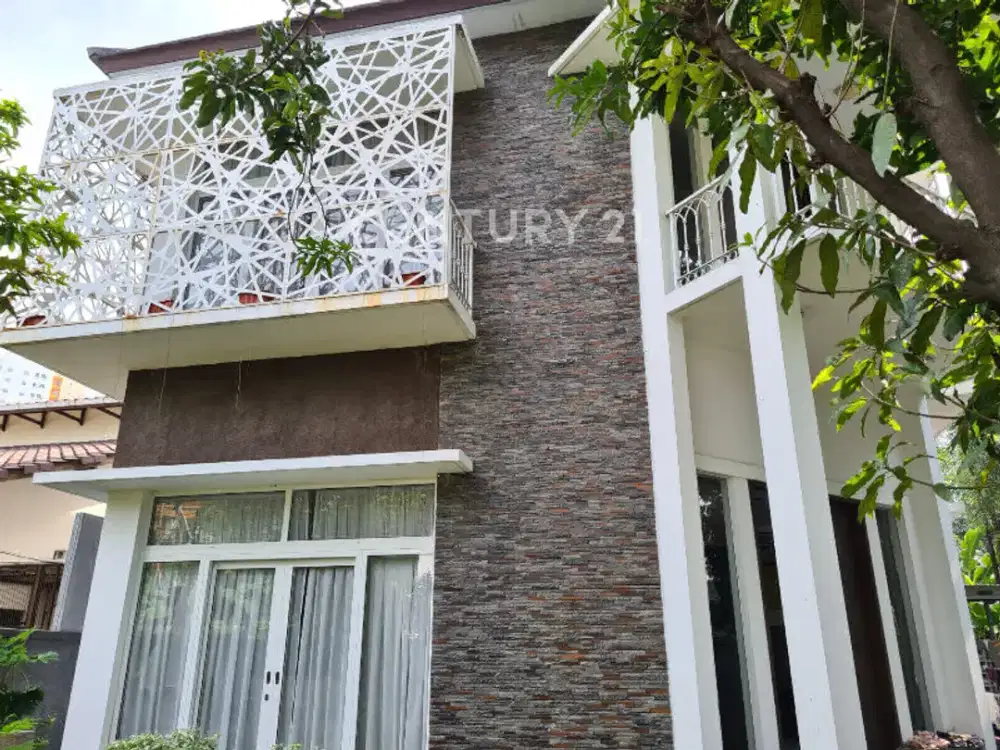 Rumah Mewah Dalam Komplek One Gate System Di Cempaka Putih