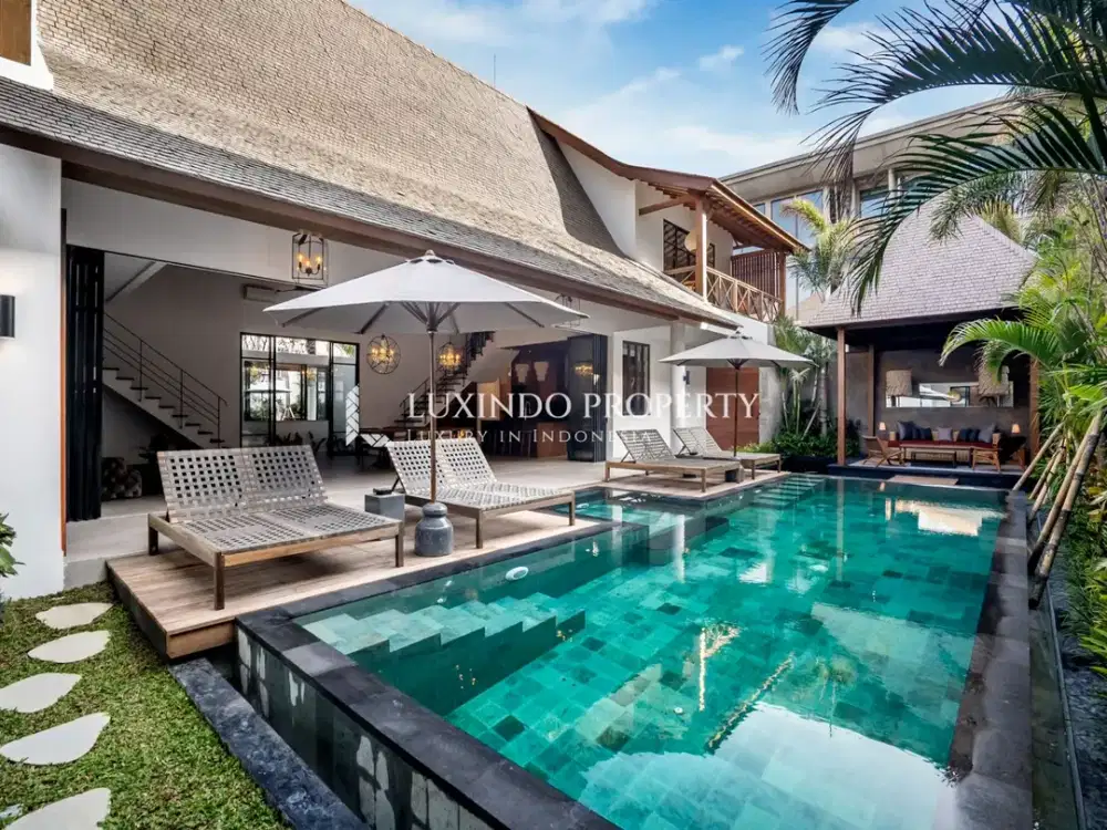 VILLA MEWAH 2 LANTAI DENGAN 4 KAMAR TIDUR UNTUK SEWA JANGKA PANJANG