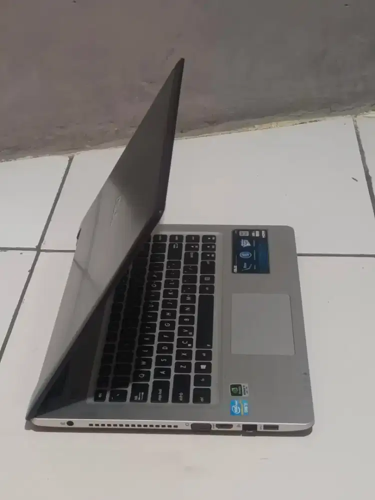 Laptop game, desain, Asus k46, vga 2gb, ram 8gb, Intel core i5 mulus