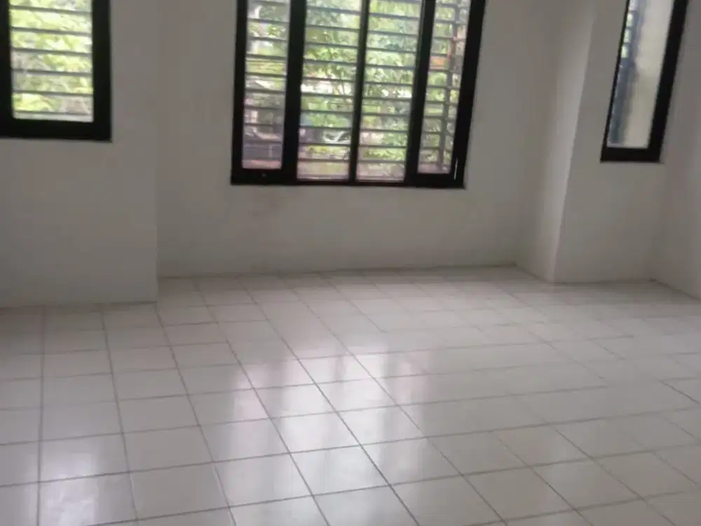 Disewakan Ruko 2 Lantai Siap Pakai Cocok untuk Usaha Lokasi Strategis di Taman Kopo Indah 3 Bandung