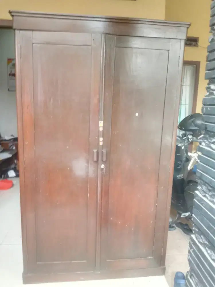 Lemari Pakaian Jati Minimalis