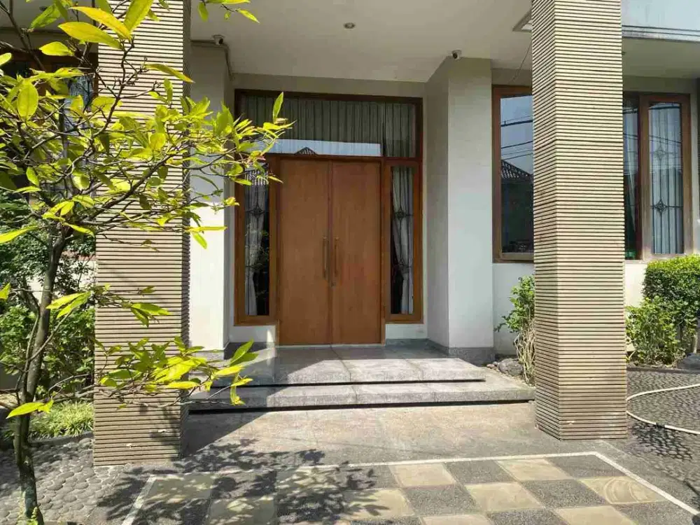 Dijual Rumah Mewah dua lantai di Dieng Malang dekat UB 2