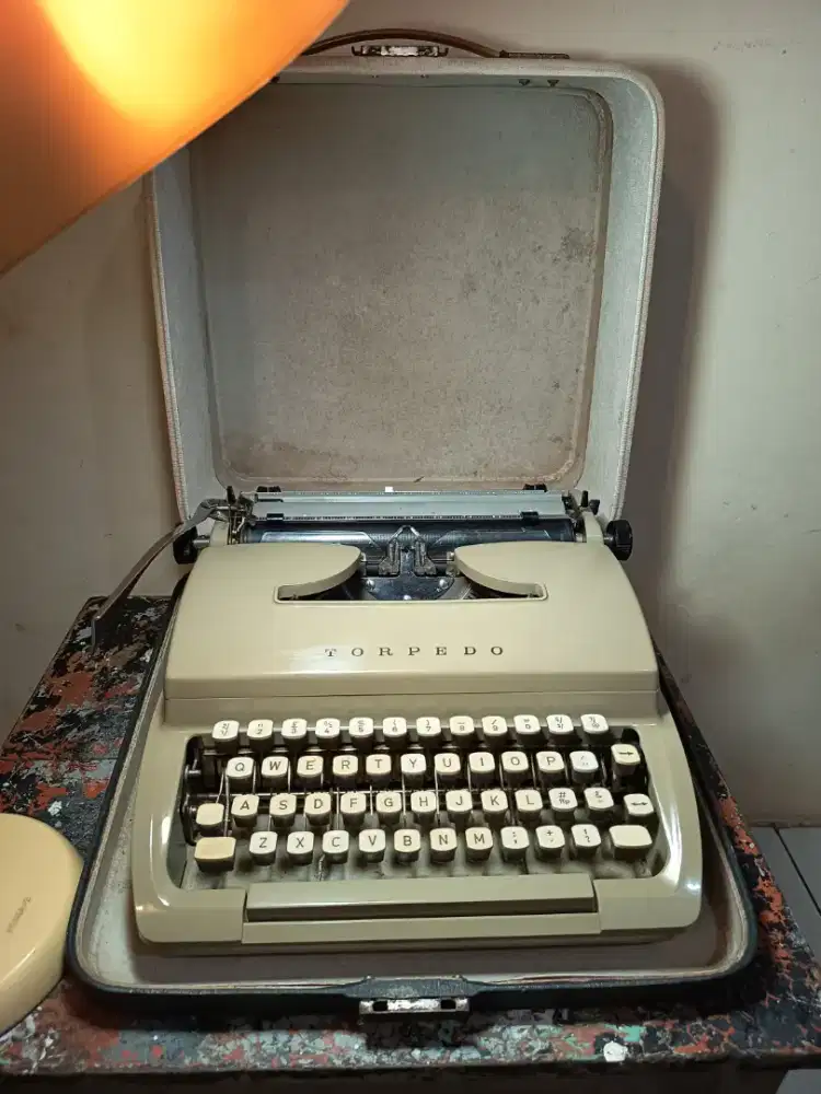 1960 Torpedo Classic 18 Vintage Typewriter