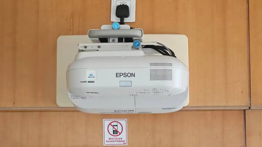 Jual Projector Epson EB-1410Wi Second/Bekas