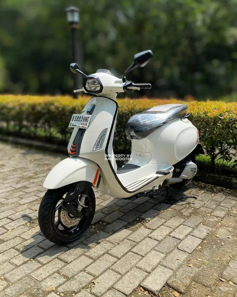 JUAL MURAH VESPA SPRINT S 150 iGET ABS FACELIFT 2024 MULUS