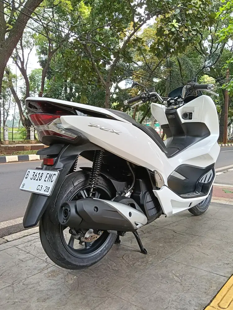 DIJUAL CASH HONDA PCX 150 CBS ISS THN 2018 PAJAK IDUP SIAP PAKAI