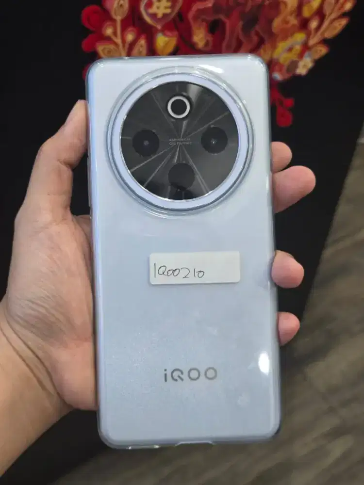 Second iqoo Z10 12+12/512GB hrg 4700 ex display