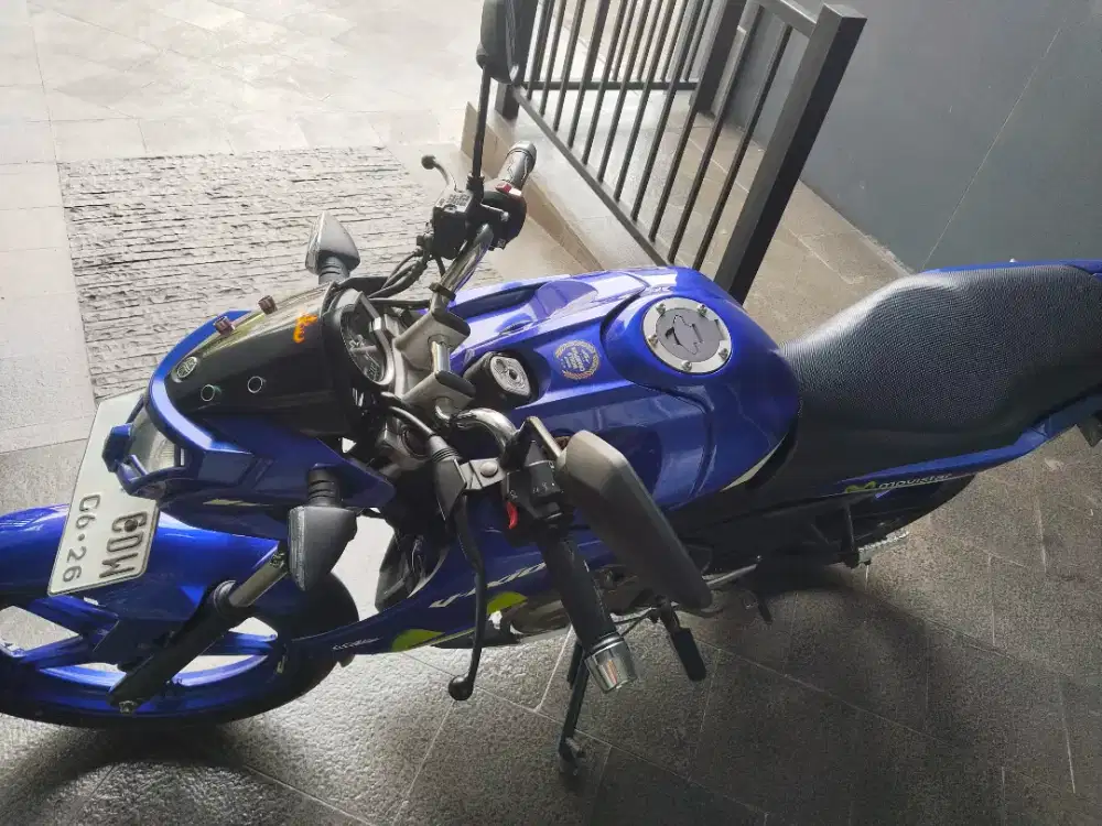 Vixion warna biru