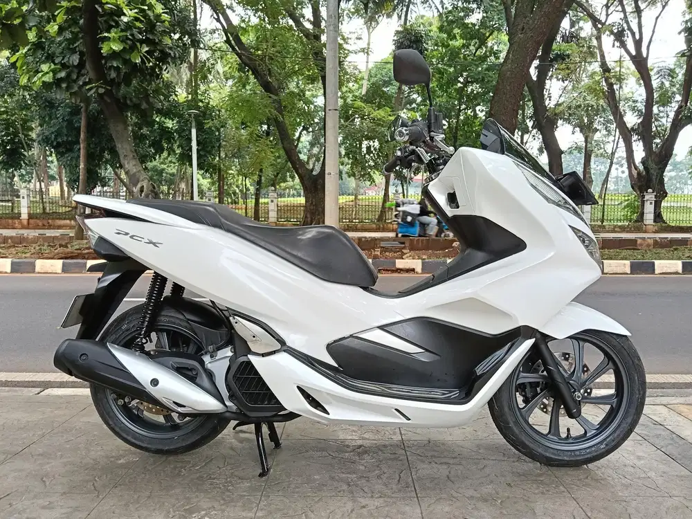 DIJUAL CASH HONDA PCX 150 CBS ISS THN 2018 PAJAK IDUP SIAP PAKAI