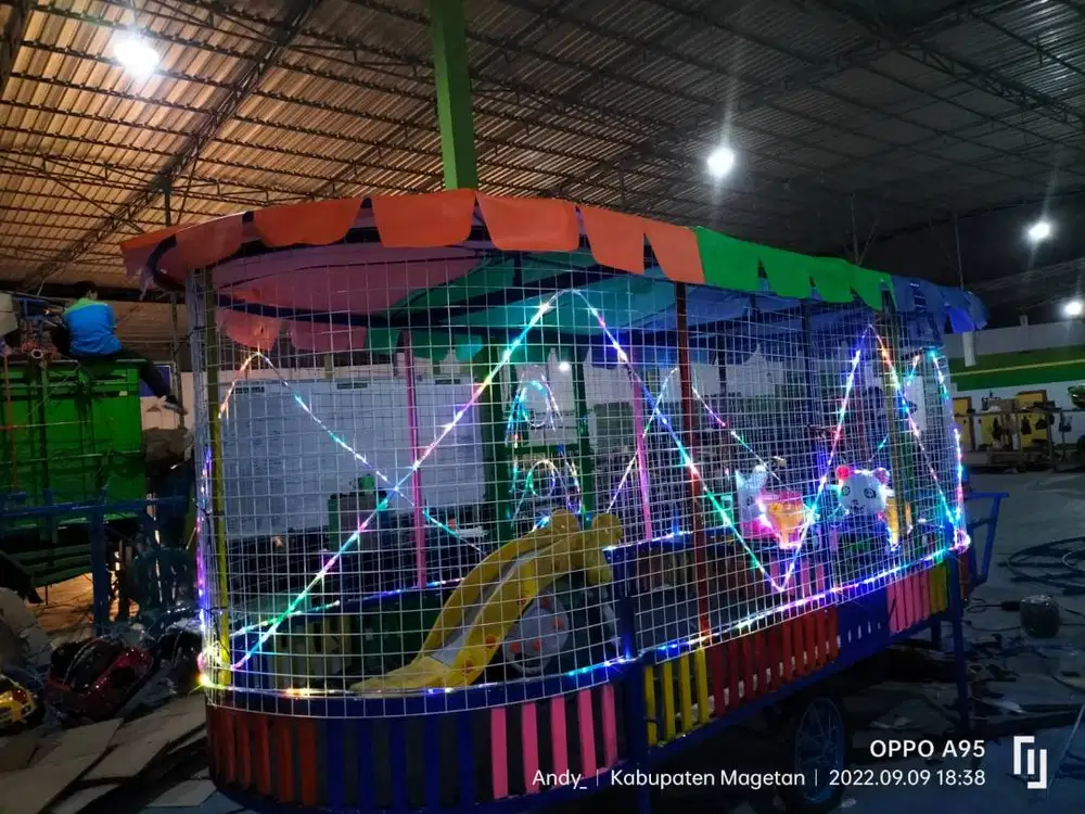 ODONG ODONG KERETA PANGGUNG MANDI BOLA GOYANG JARI JARI