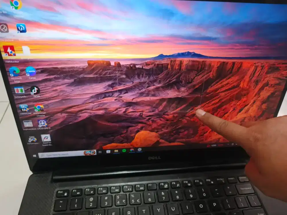 Dell XPS 15 9570 layar 4K touchscreen