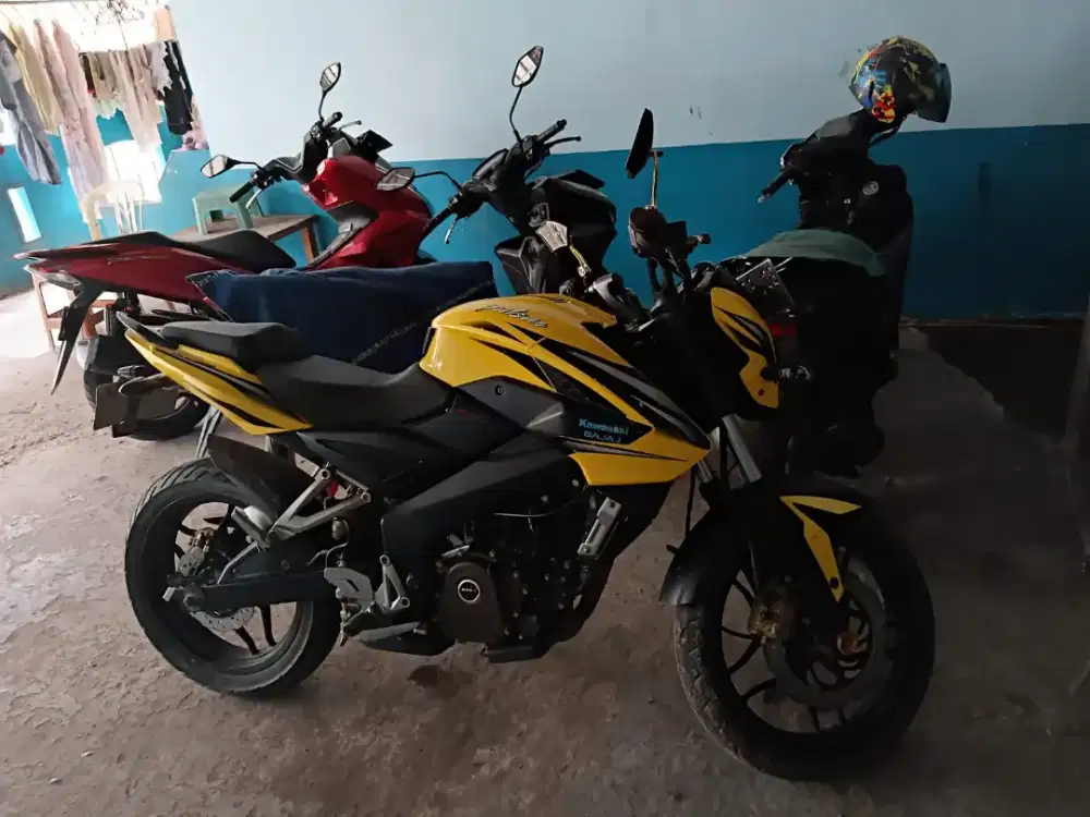 Kawasaki bajaj Pulsar 200NS