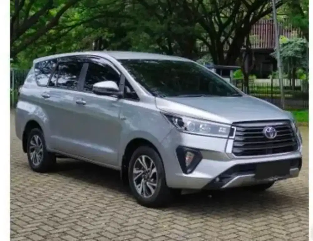 Toyota kijang Inova diesel g manual warna silver 1 tangan dari baru