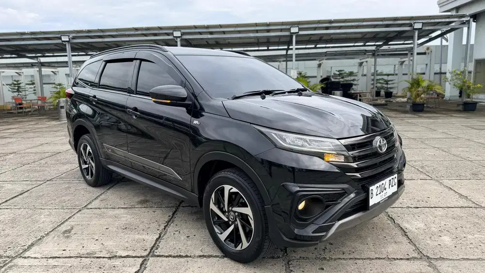 TOYOTA RUSH GR 1.5 SPORT AT 2022/2023 HITAM