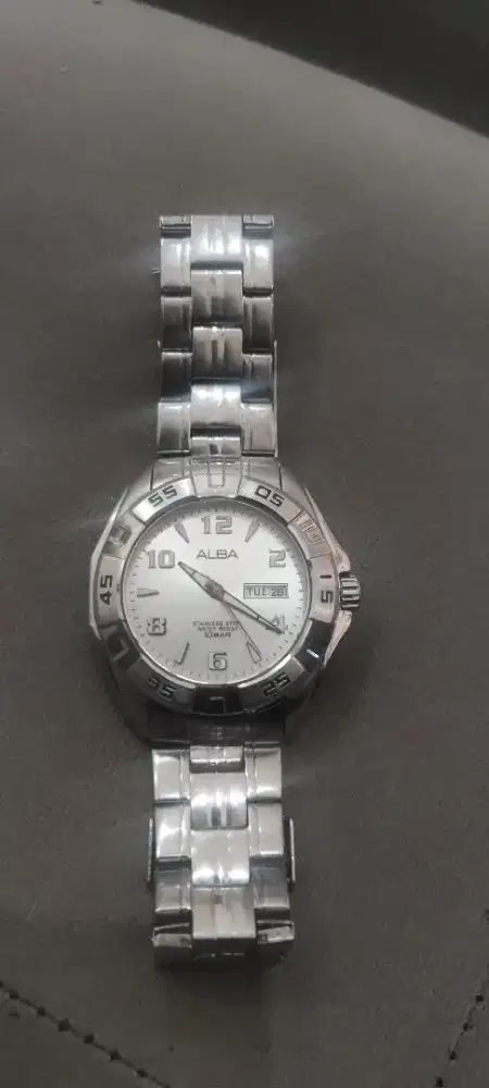 Jam tangan rantai Alba