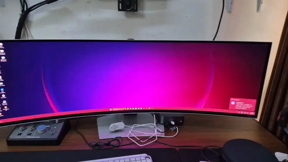 Samsung Odyssey OLED G9 49” – Ultra-Wide 240Hz Trading & Productivity