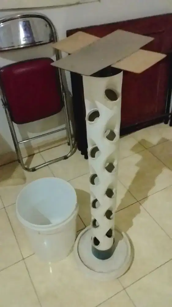 Tower Hidroponik Vertikal 24 Lubang