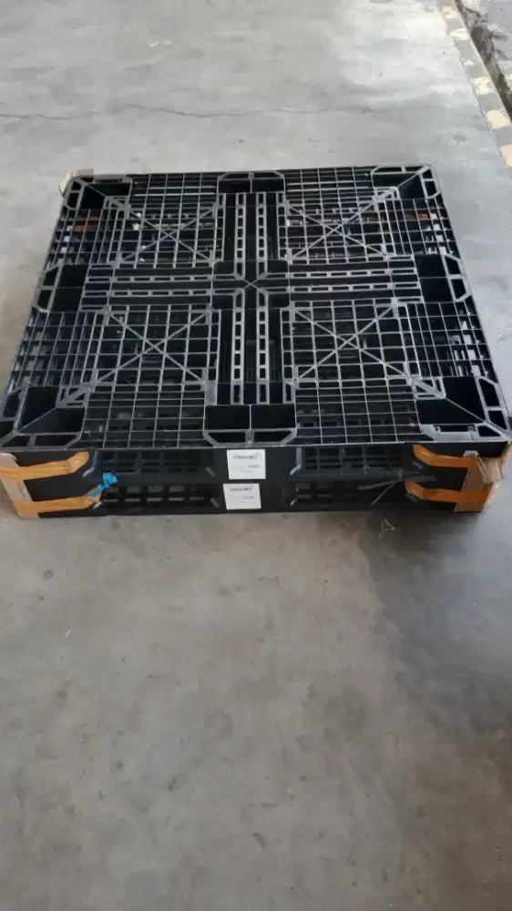 Pallet plastik second siap warehouse