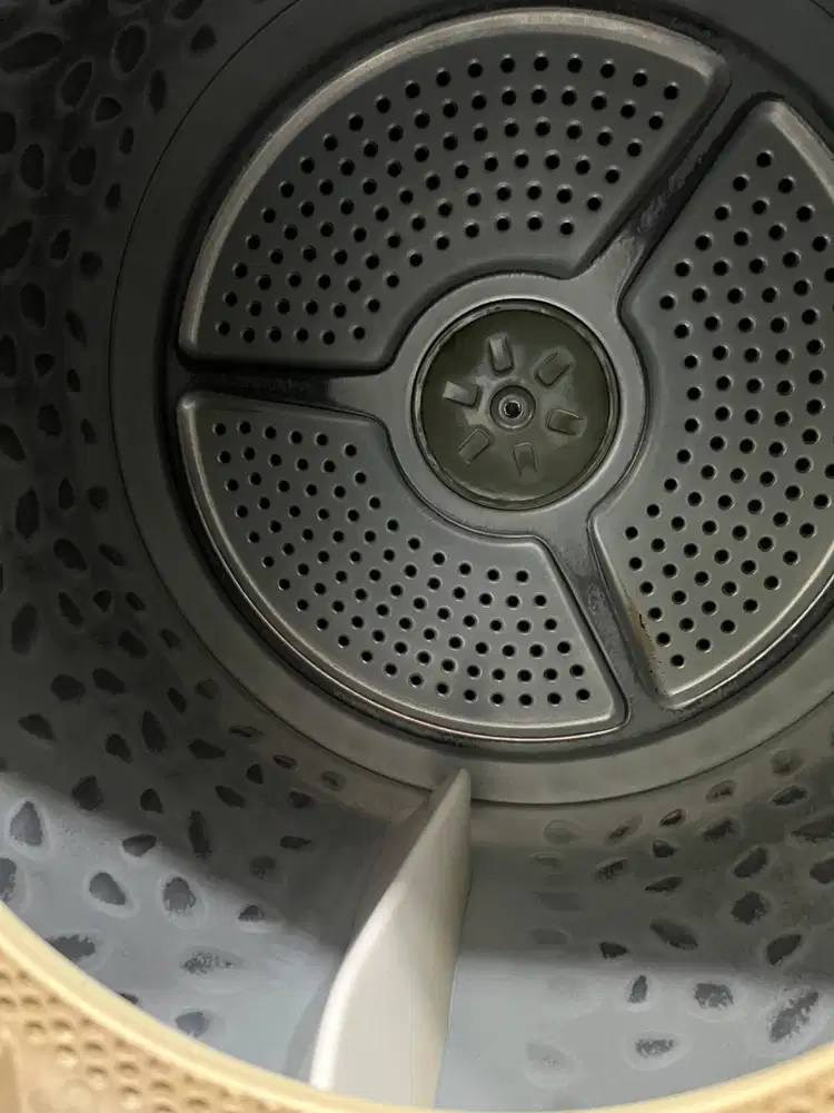 DI JUAL CEPAT Mesin dryer Foggia 10,5kg untuk Laundry Bekas 1 Tahun