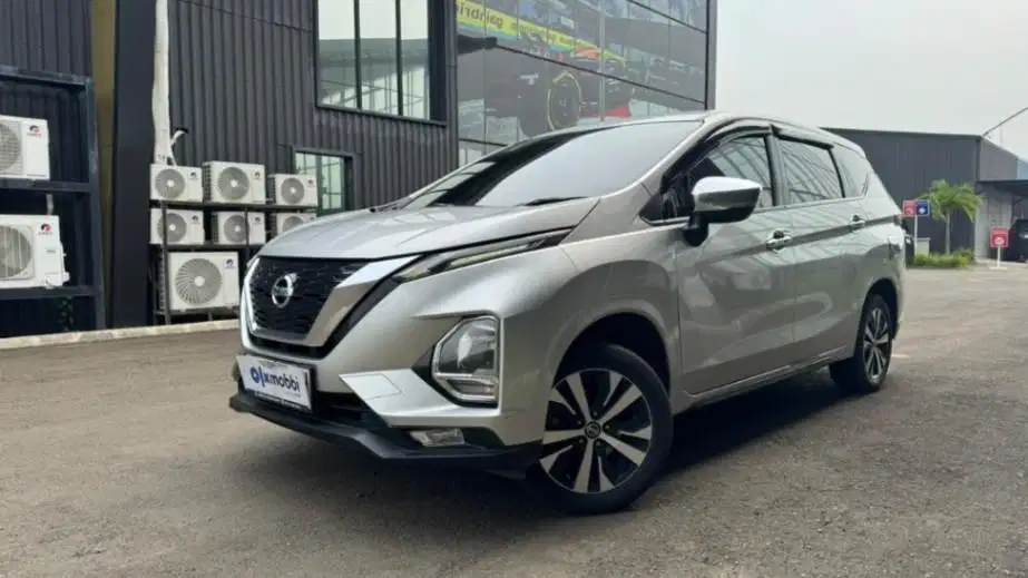 LOW DP Nissan Livina 1.5 VE Bensin-AT 2019 SRN