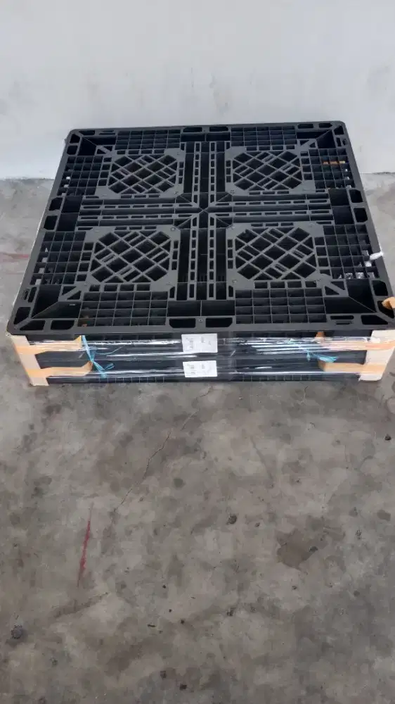 Palet plastik New tahan lama gudang