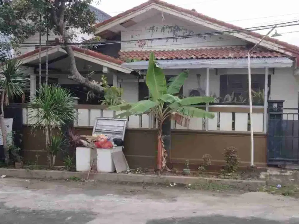 Rumah second murah tanah luas lokasi strategis dicinere,Depok