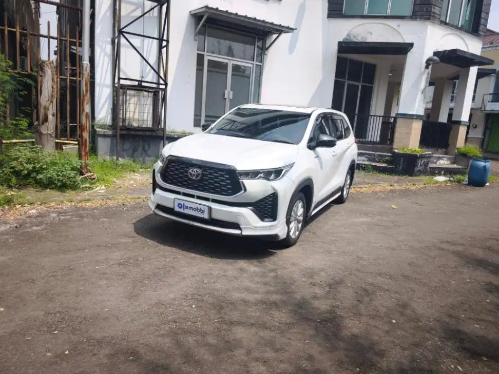 TOYOTA Kijang Innova 2.0 Zenix V HV CVT Modellista Hybrid A/T 2023