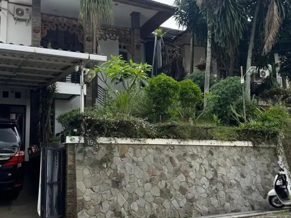 Dijual Rumah Nyaman Asri Semi Furnished Siap Huni Lokasi di Sukajadi Bandung