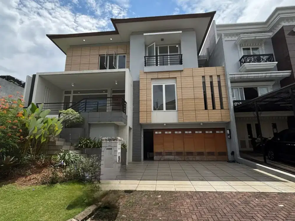 Rumah Private Pool Cluster The Crown Pondok Hijau Golf