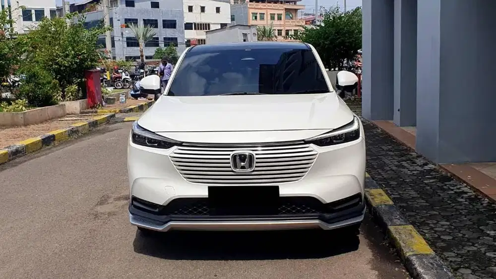 New HR-V SE 1.5 Sensing Panoramic 2025 Putih Km.7rb
