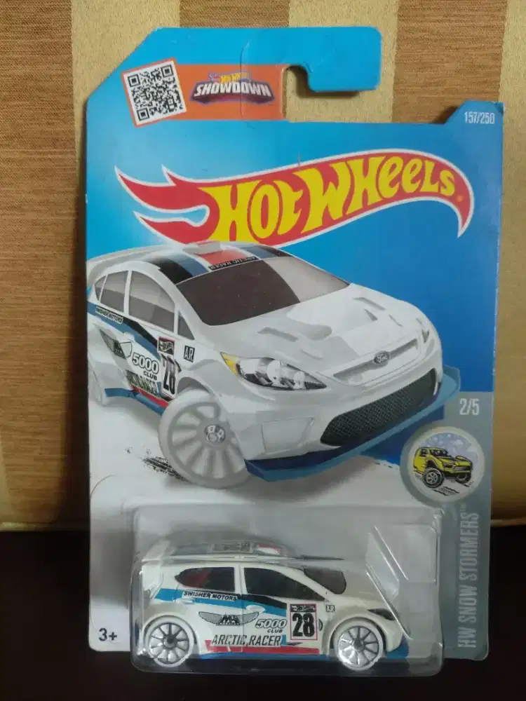 Hot Wheels '12 Ford Fiesta dari seri HW Snow Stormers 2016. 