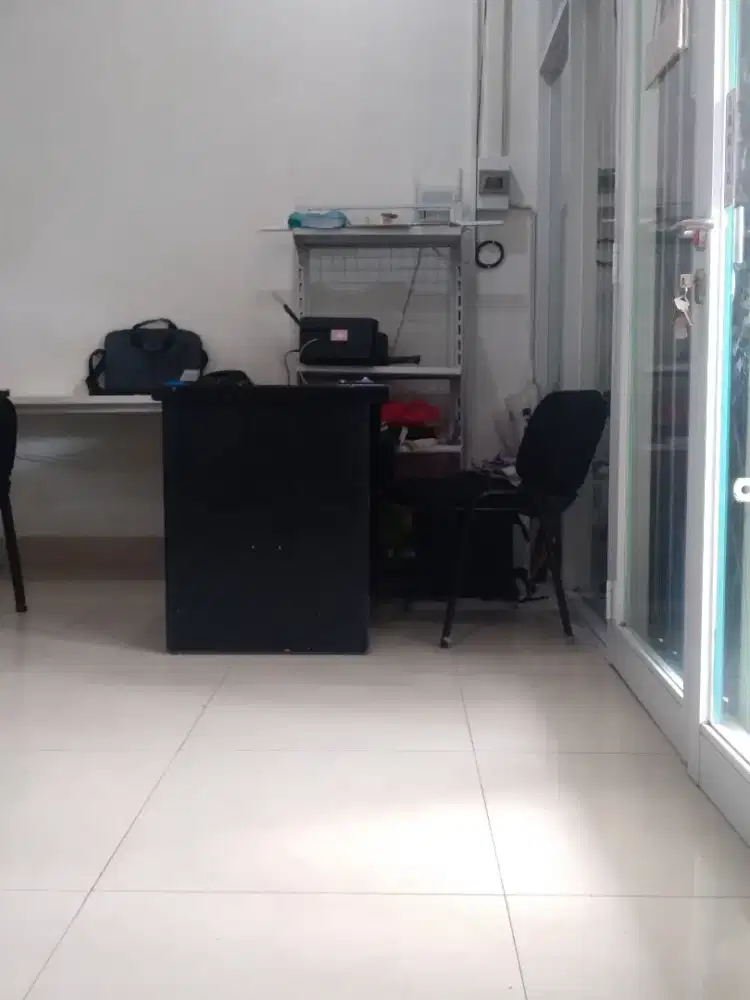 Di butuhkan segera Desk collection