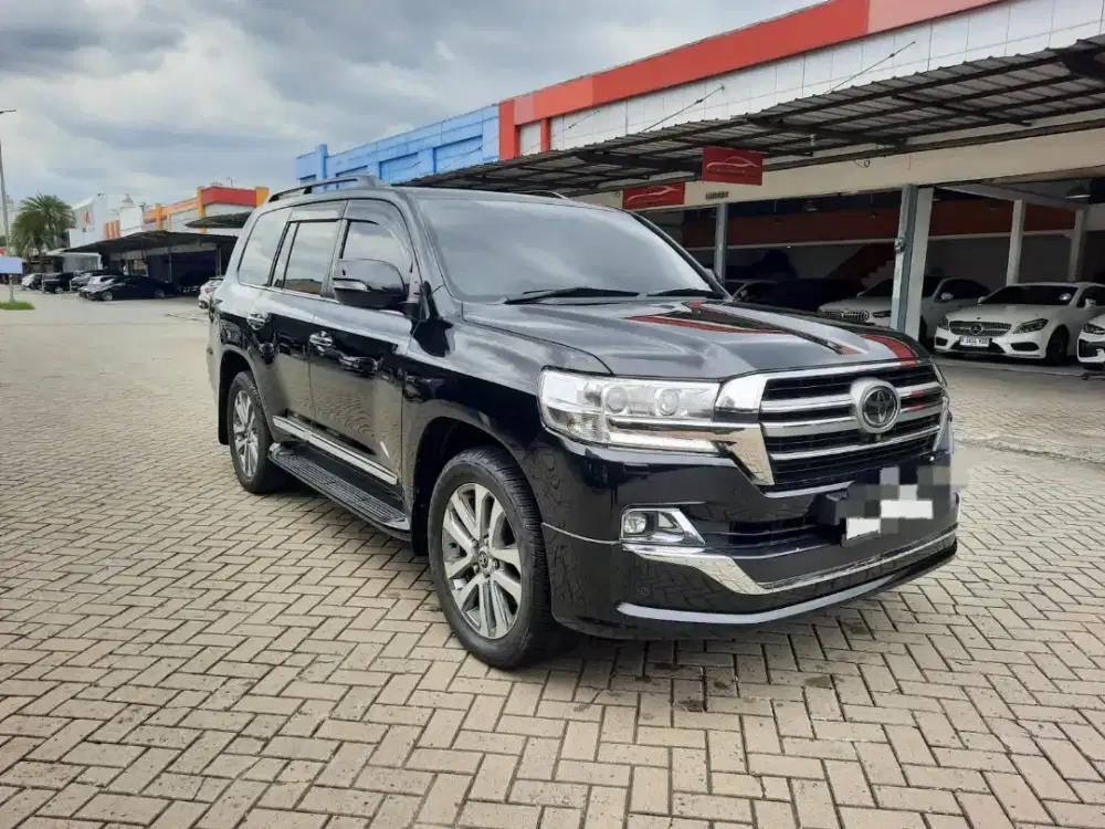 LAND CRUISER VXR200 ATPM AT 2018 LIMITED BLACK ON BLACK TOP CONDITION
