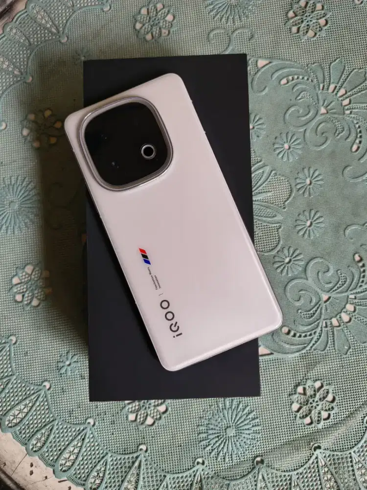 IQOO 13 12/256gn Garansi On