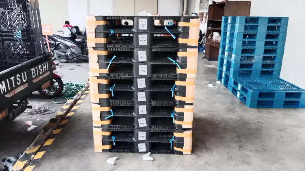 Palet plastik New untuk pengiriman