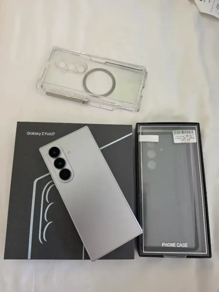 Samsung z fold 7 like new