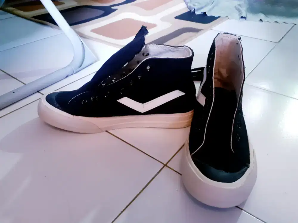 SEPATU VENTELA SIZE 40
