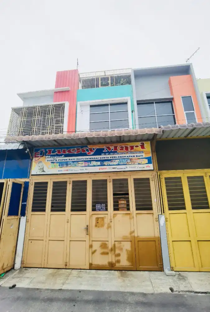 Di Jual Ruko 3 Tingkat Luas tanah 70m2. Siap Huni !!!