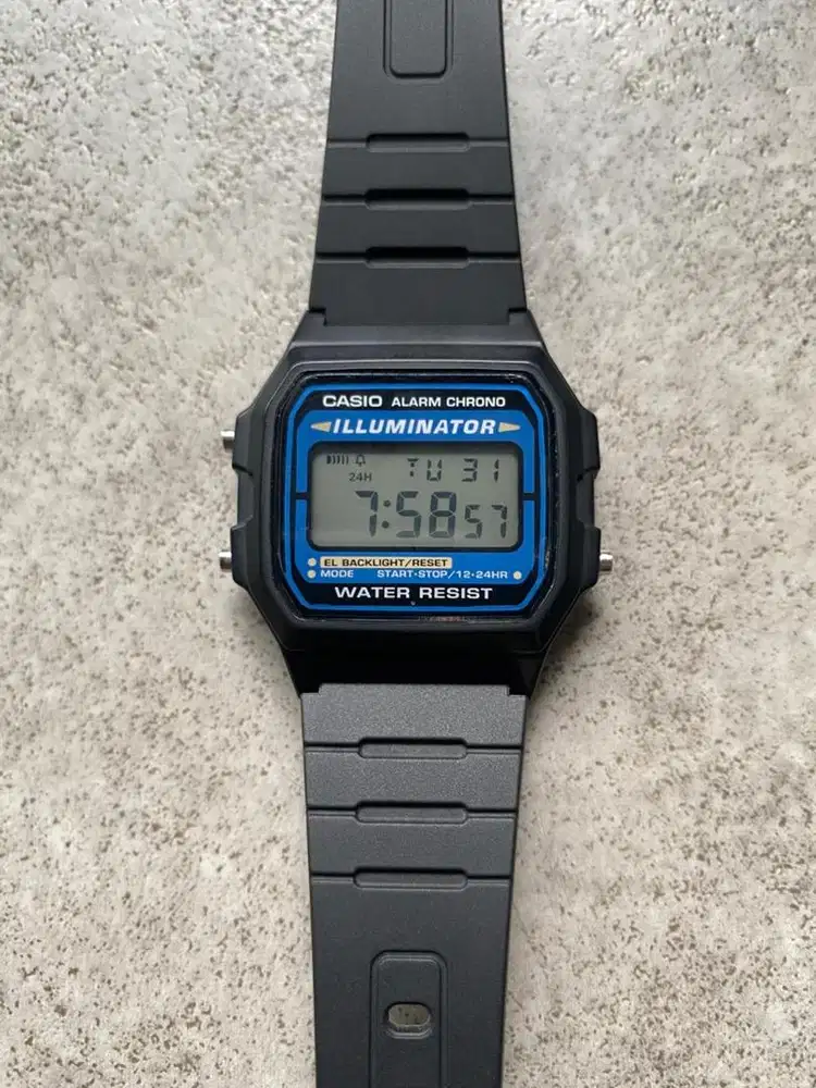 Casio F-105-1ADF