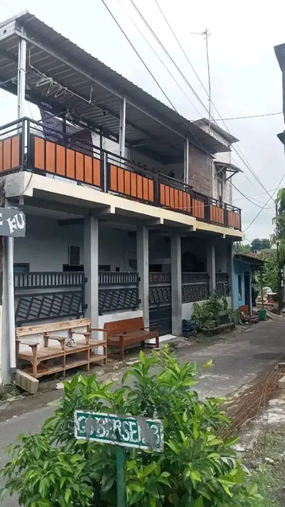 Jual rumah lokasi UNS dekat jln mojo luas 101mtr harga 800jt nego