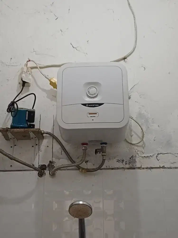 Water heater ariston