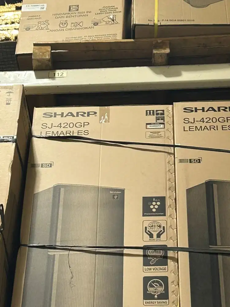 Kredit kulkas 2 pintu sharp SJ420GP 315L di lottecapital Dp 0