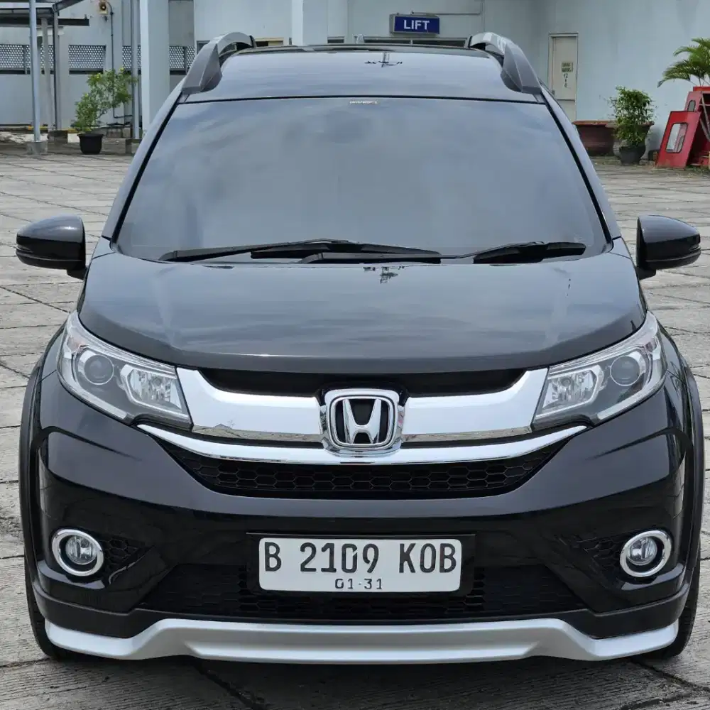 Honda brv 2019 a/t e prestige tgn 1 dari baru km 50 ribu new model