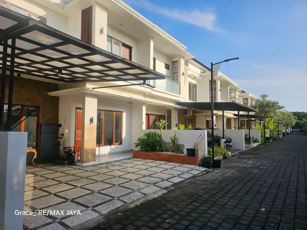 Rumah Eksklusif 2 Lantai Konsep Villa Dijual, di Seminyak, Kuta Area