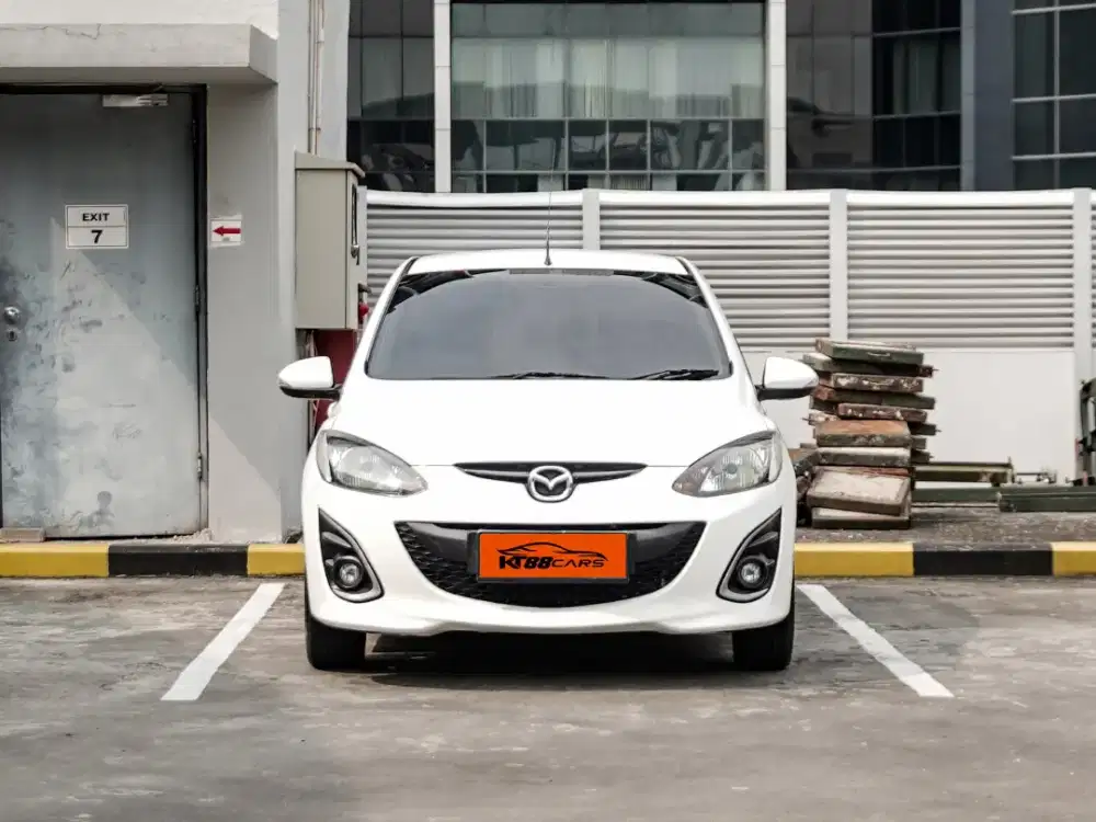MAZDA 2 1.5 V AT TAHUN 2013