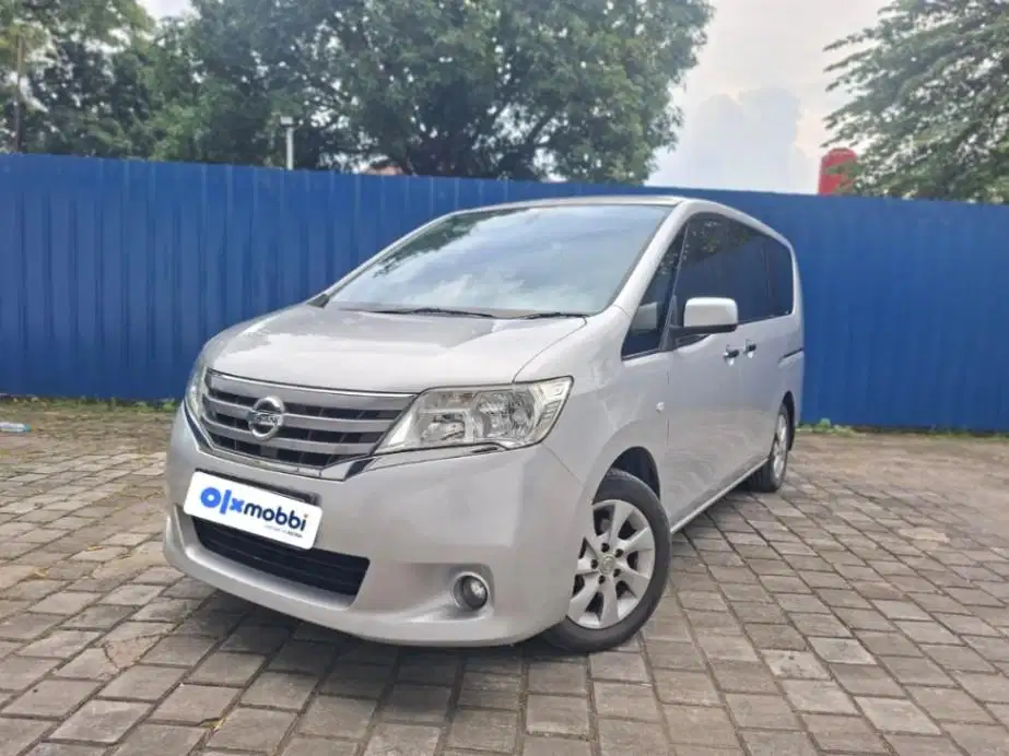 Hot Sale - Serena 2.0 Bensin-AT 2013